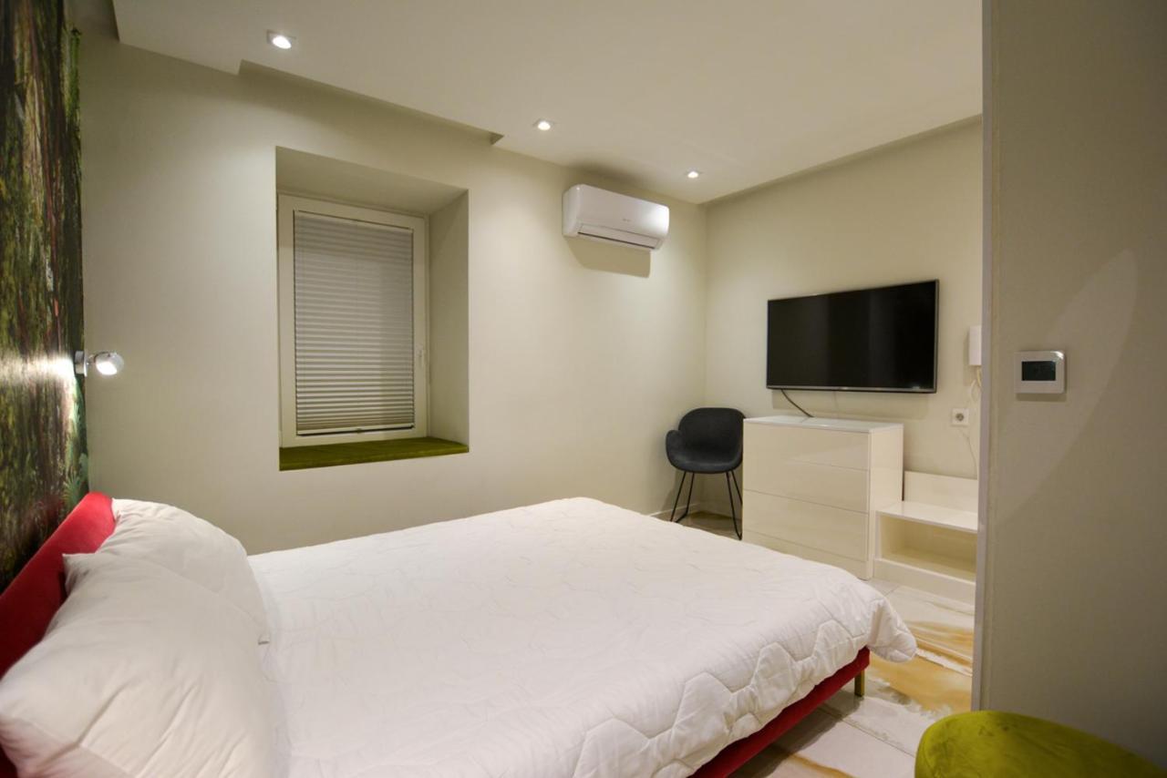 Lion'S Den Deluxe Studio Apartment Budapesta Exterior foto